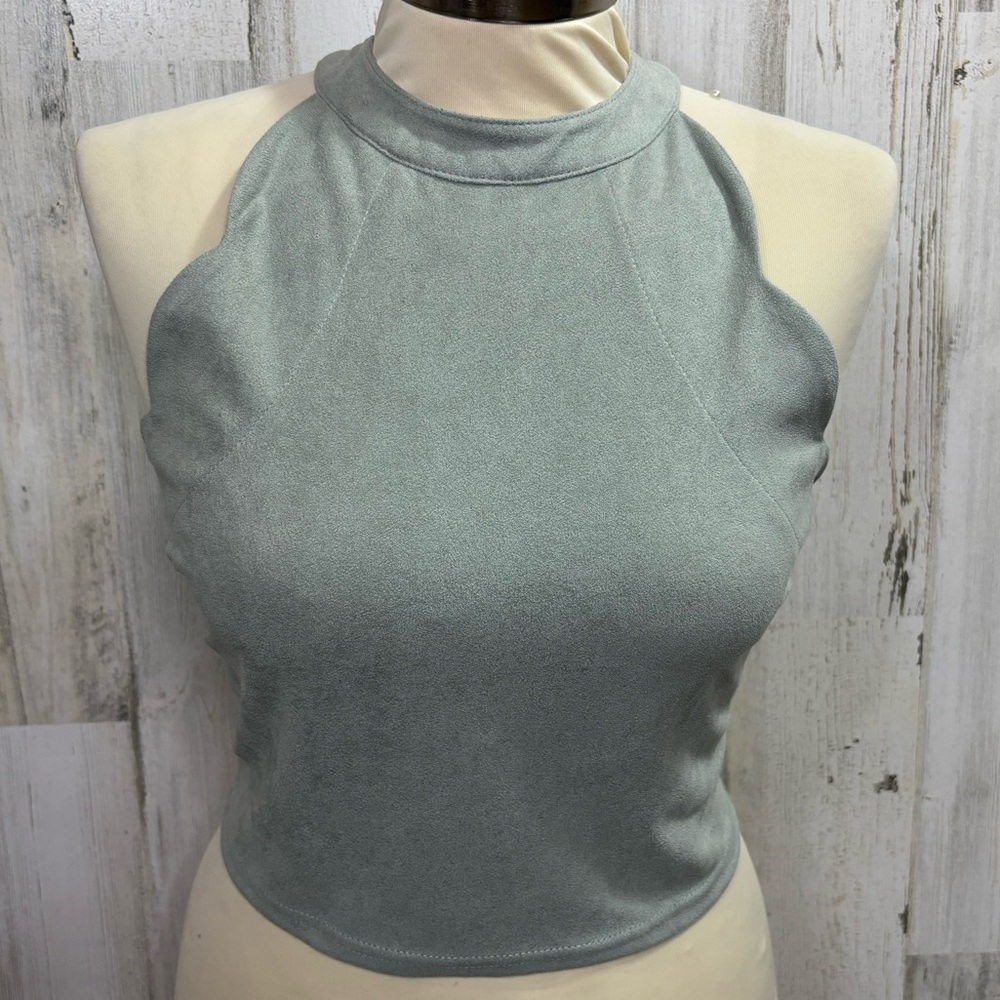 Charlotte Russe Sage Green Sleeveless Scallop-Edge Cropped Halter Top‎